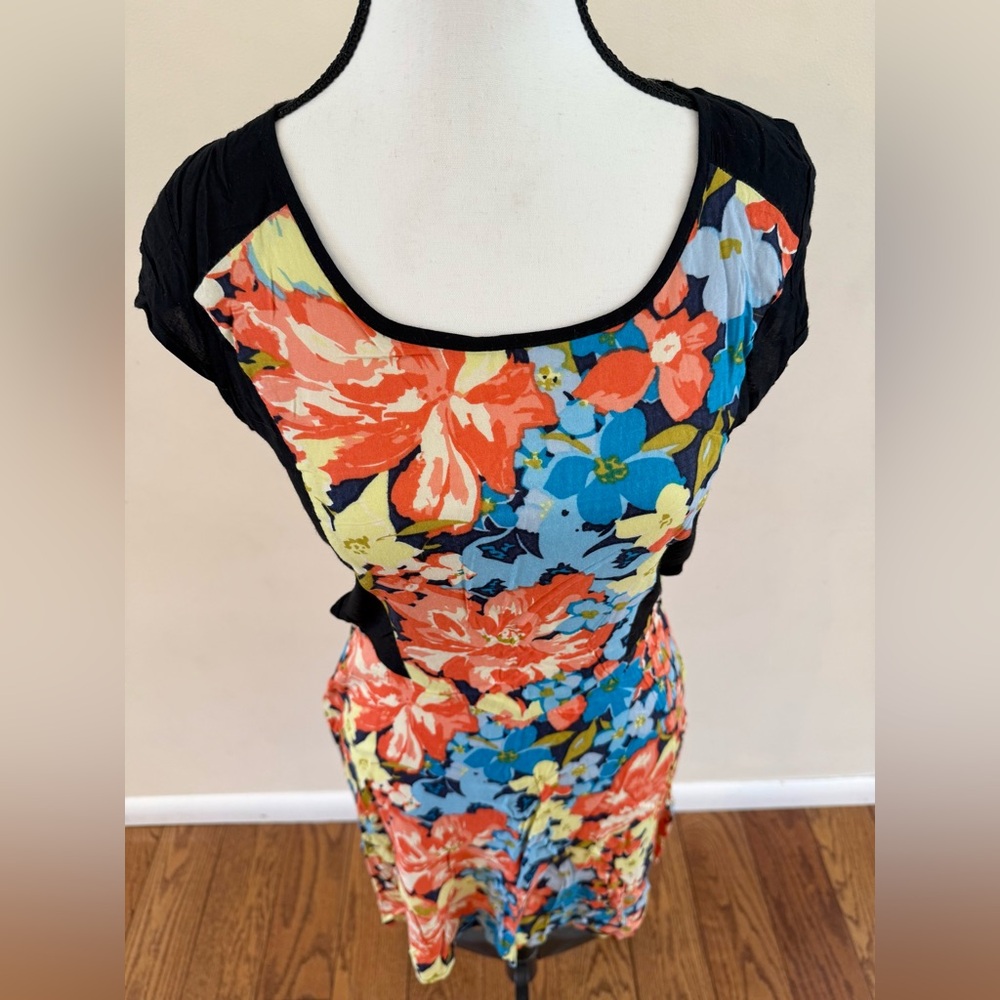 Womans floral dress - Picture 5 of 6